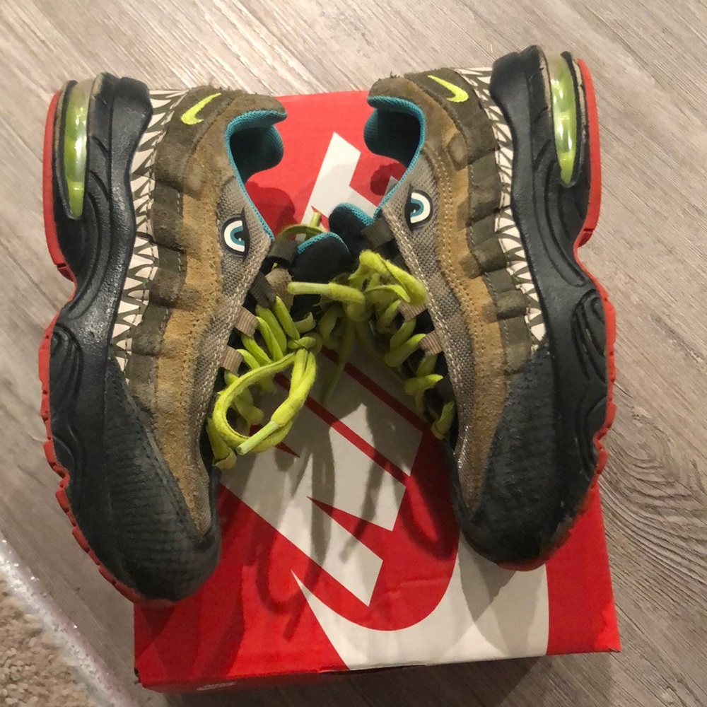 Nike AirMax 95 - Picture 2 of 3